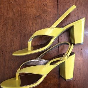 Etienne Aigner yellow Patent heeled sandles SZ 7M